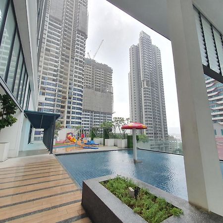 Reizz Residence By Luxury Suites Куала-Лумпур Экстерьер фото