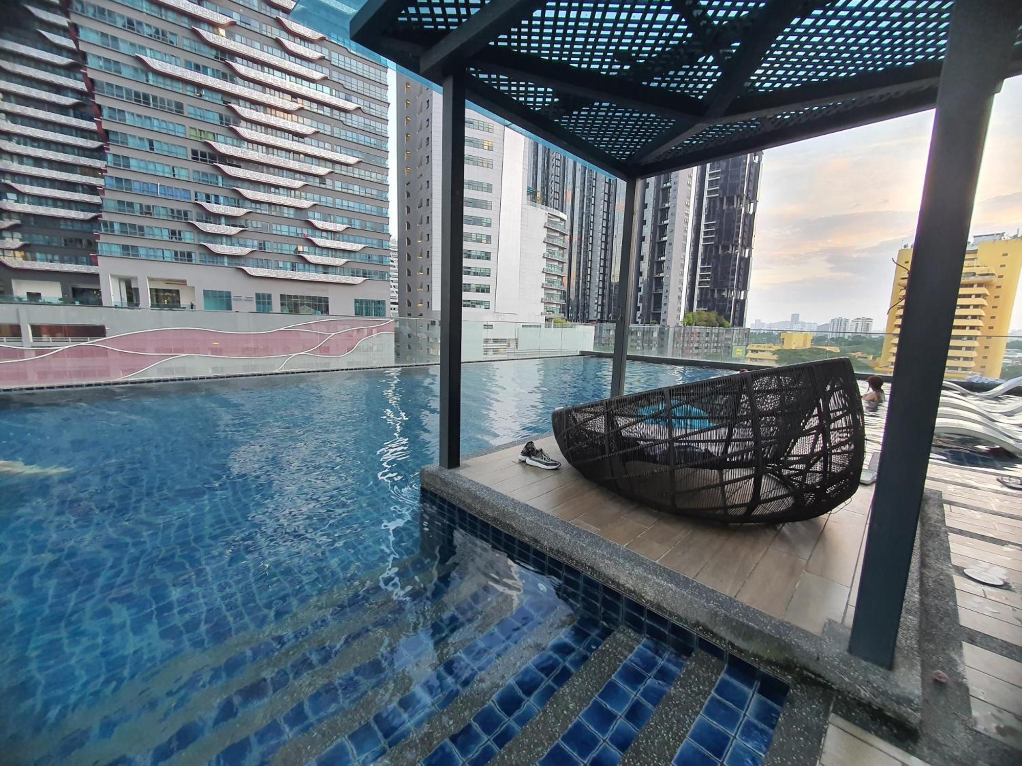 Reizz Residence By Luxury Suites Куала-Лумпур Экстерьер фото